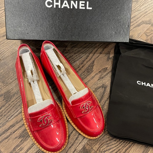 Chanel Red Patent leather loafers - Picture 1 of 10